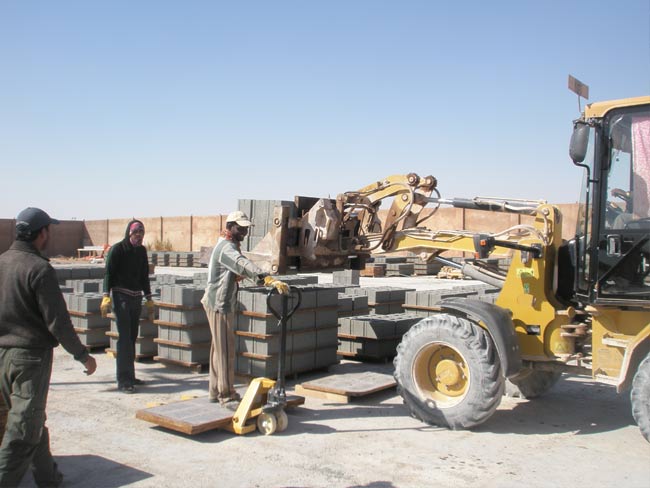 印尼(ni)砌塊成型(xing)機客戶