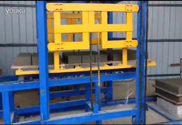 三(san)闆碼垛QT8-15砌(qì)塊成型機(ji) 恒興混凝(ning)土砌塊成(cheng)型機