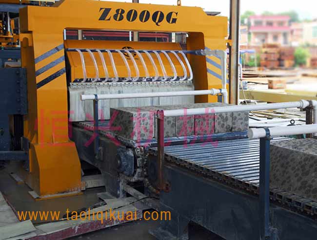 陶粒(li)泡沫混(hùn)凝土砌(qì)塊切割(gē)設備|水(shui)泥發泡(pào)磚切割(gē)生産線(xian)