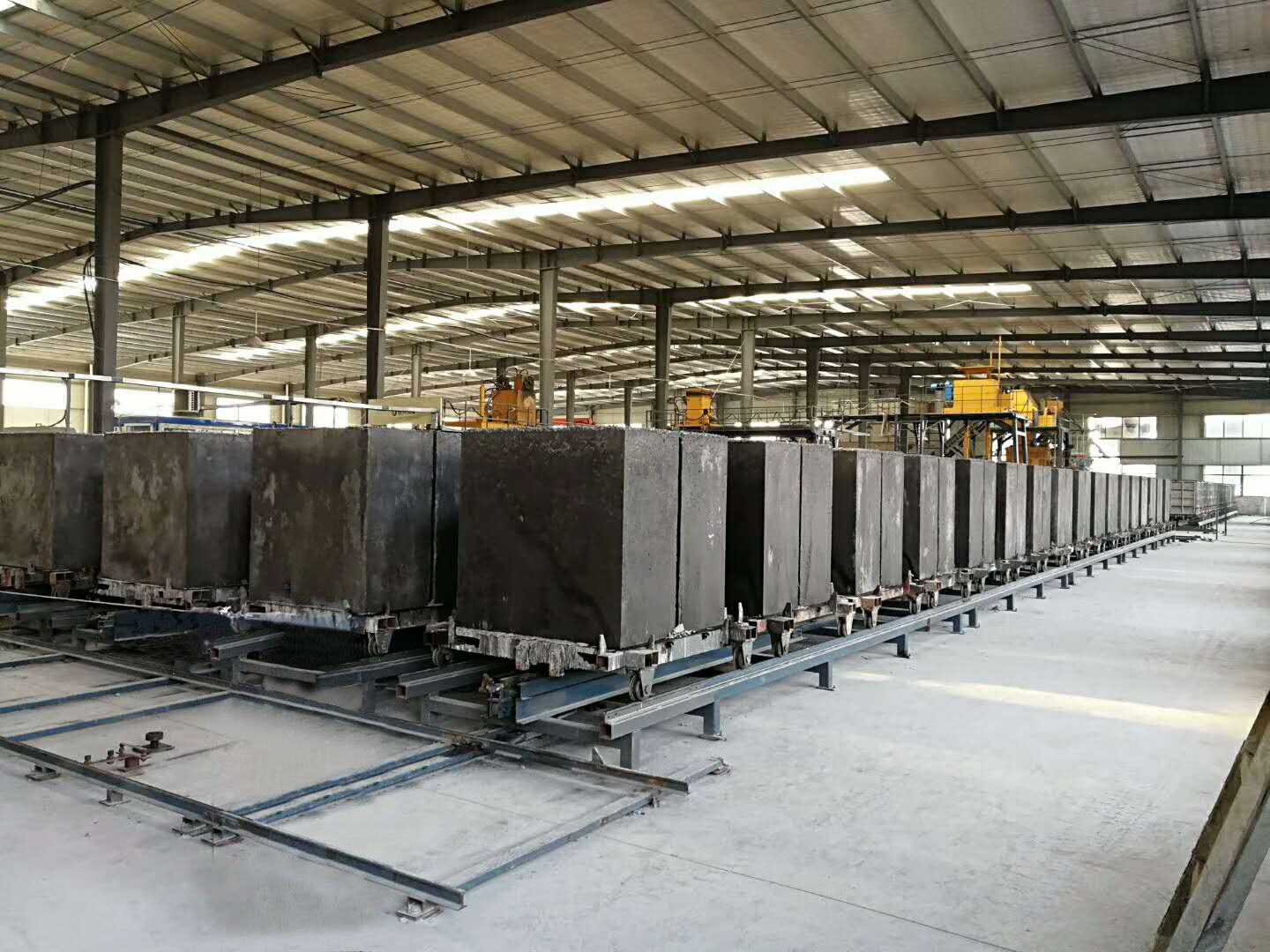 加(jiā)氣塊生産(chǎn)線設備  免(miǎn)蒸加氣磚(zhuan)設備