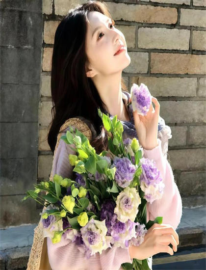 文化研究：《战地钟声上》如何展现广告的植入方式与商业平衡 探索艺术与文化的互动关系